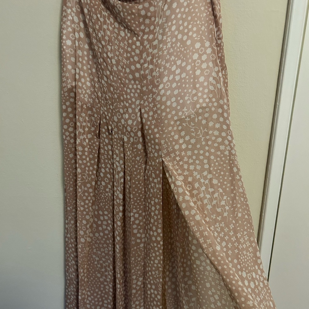 Elegant Pink Floral Reformation Skirt - Picture 3 of 4